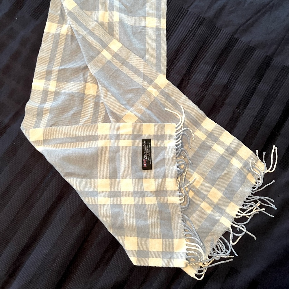 100% Cashmere Scarf made in Scotland NWOT blue/white plaid check